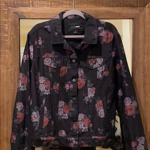 FASHION NOVA DENIM JACKET